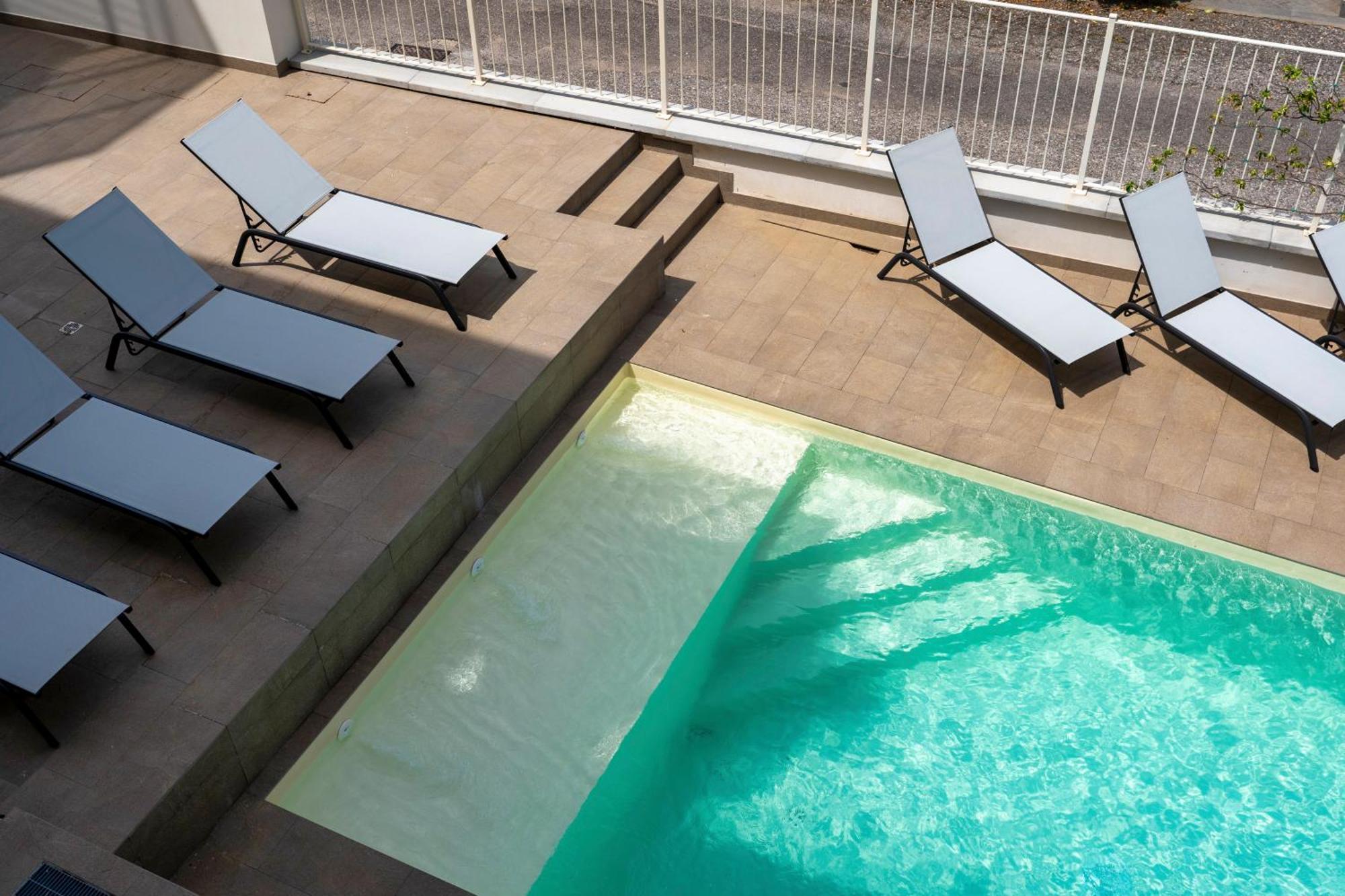 Malvezzi Apartments เดเซนซาโนเดลการ์ดา ภายนอก รูปภาพ