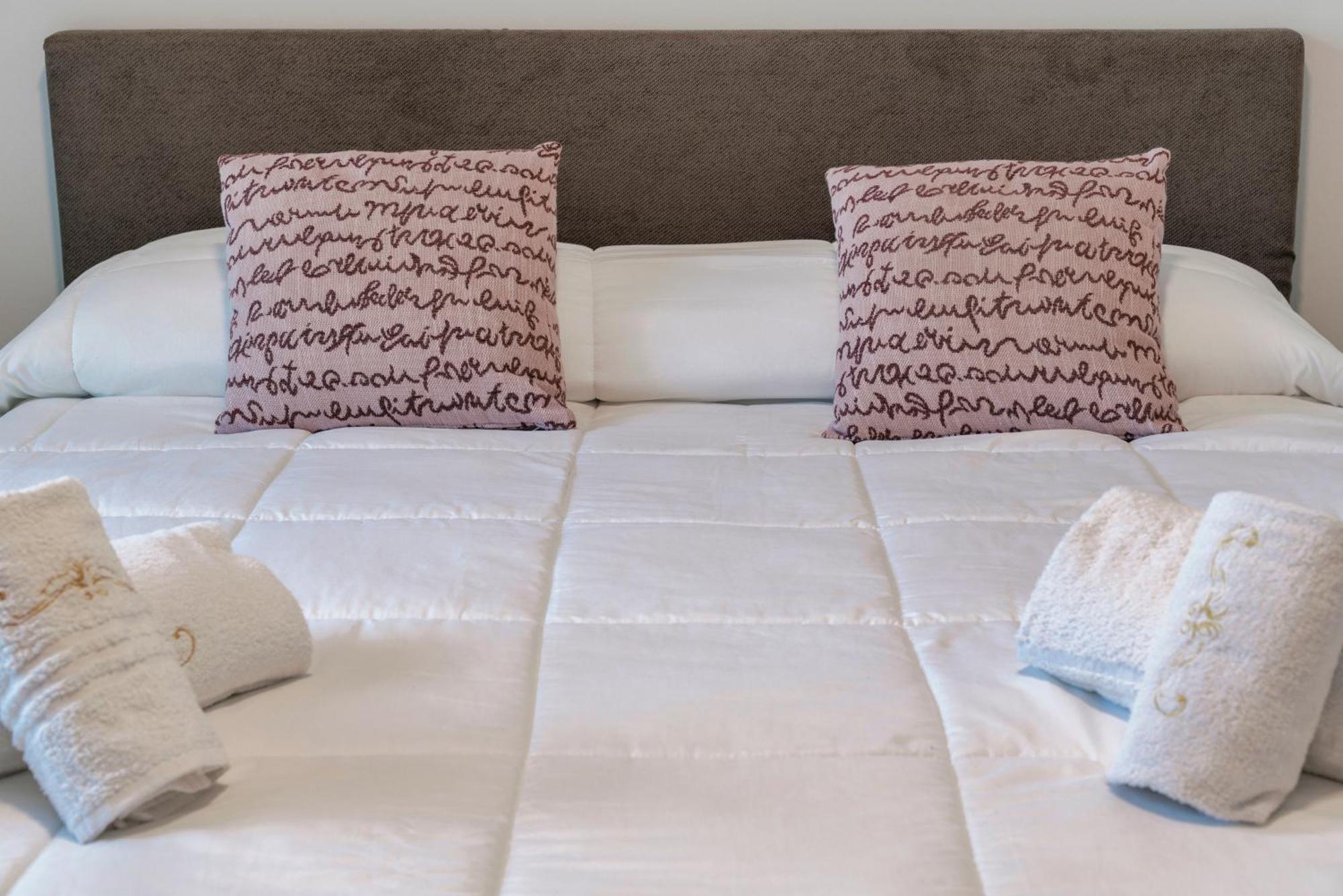 Malvezzi Apartments เดเซนซาโนเดลการ์ดา ภายนอก รูปภาพ